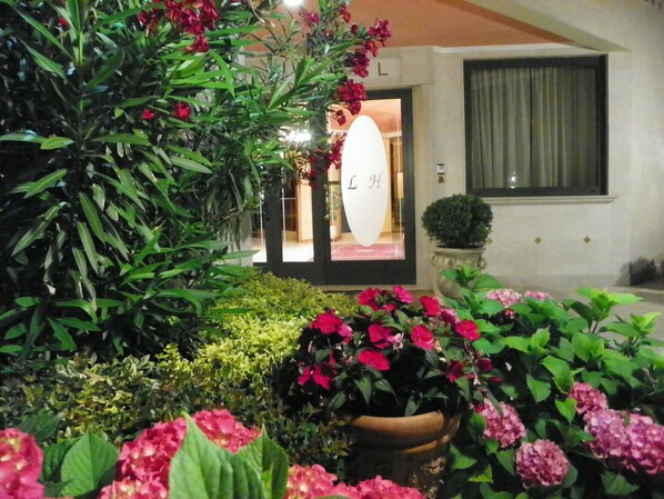 Garden - Albergo Lenotel (Leno)