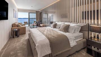 Premium bedding, minibar, in-room safe, desk