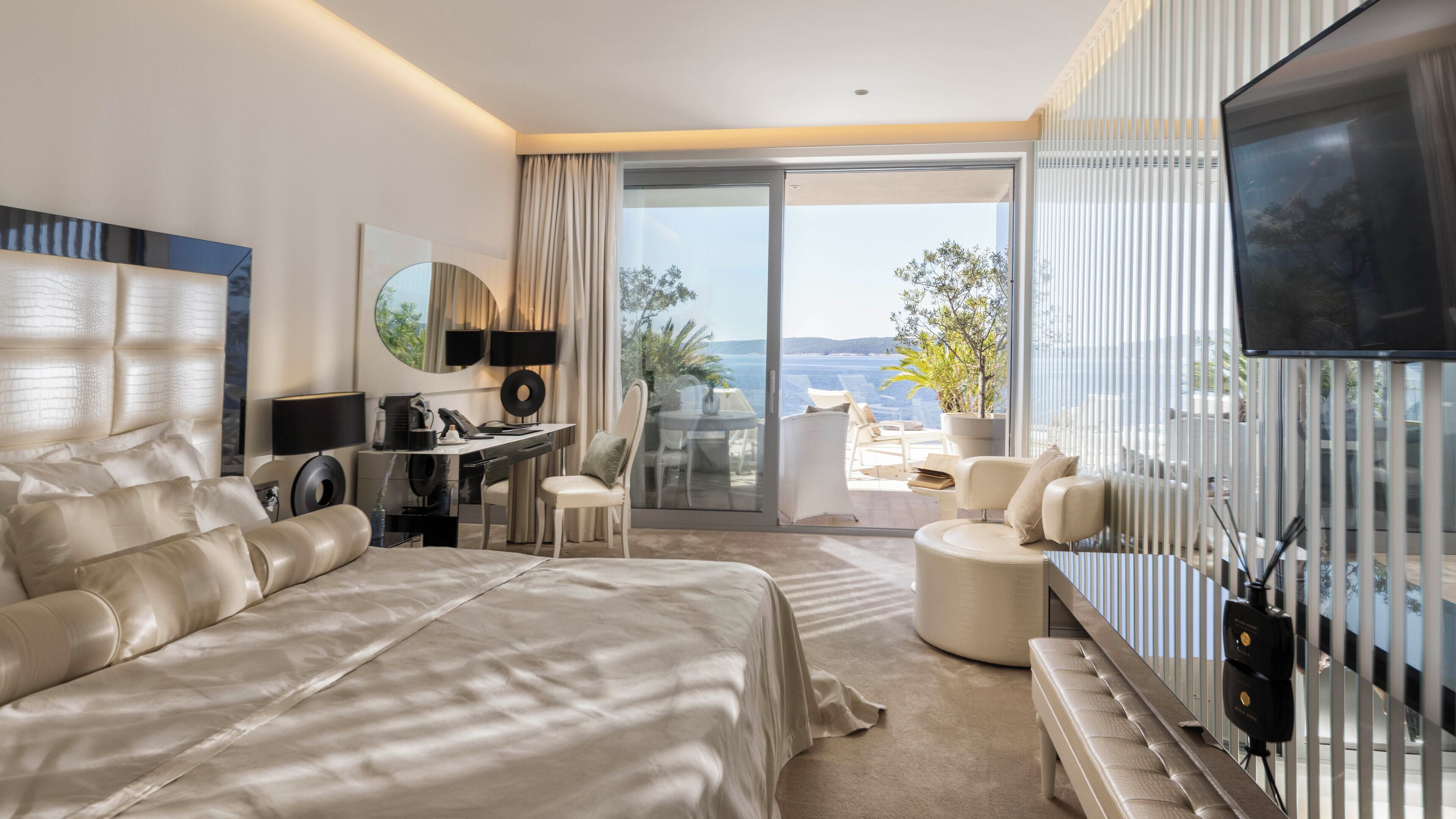 Deluxe Double Room, Terrace, Sea View | Premium bedding, minibar, in-room safe, desk