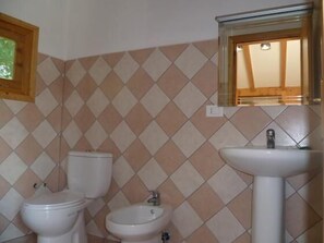 Family Room for 5 people | Bilik Mandi | Pancuran mandi, pengering rambut