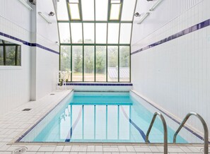 Piscine intérieure