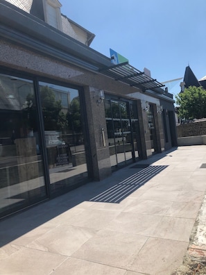 Property entrance - Sure Hotel by Best Western Argentan (Argentan)