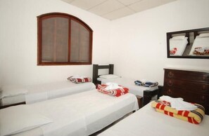 Chambre Quadruple Standard | Wi-Fi gratuit, draps fournis