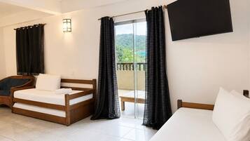 Family Room | Premium bedding, minibar, bed sheets