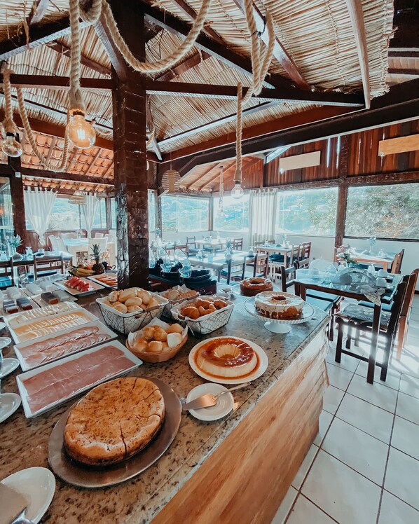 Breakfast buffet - Calador Búzios Hotel (Búzios)