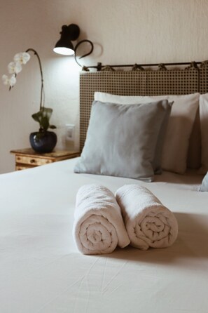 Ropa de cama de alta calidad, minibar y ropa de cama 