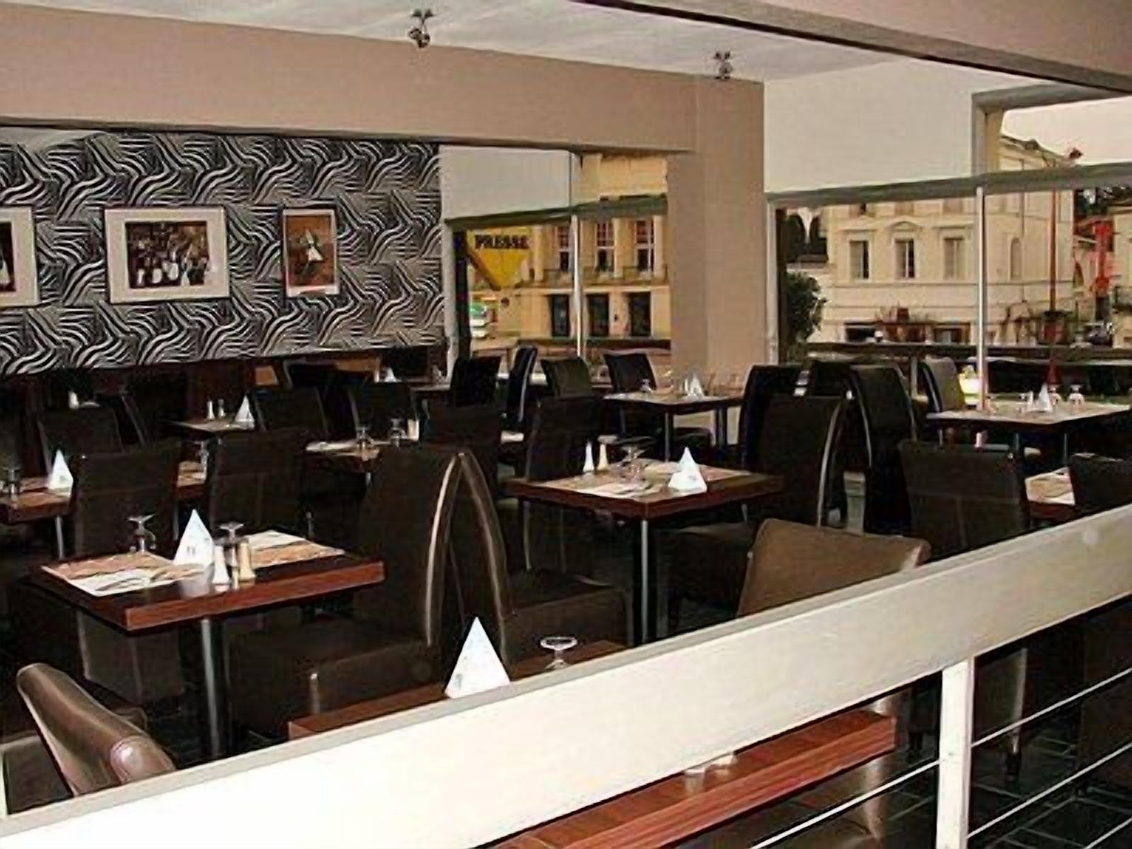 Déjeuner et dîner servis sur place
