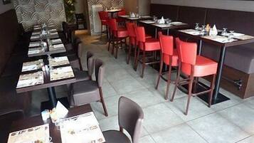 Lunch and dinner served, French cuisine