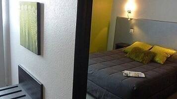 Phòng đôi Tiêu chuẩn | Két bảo mật tại phòng, bàn, phòng cách âm