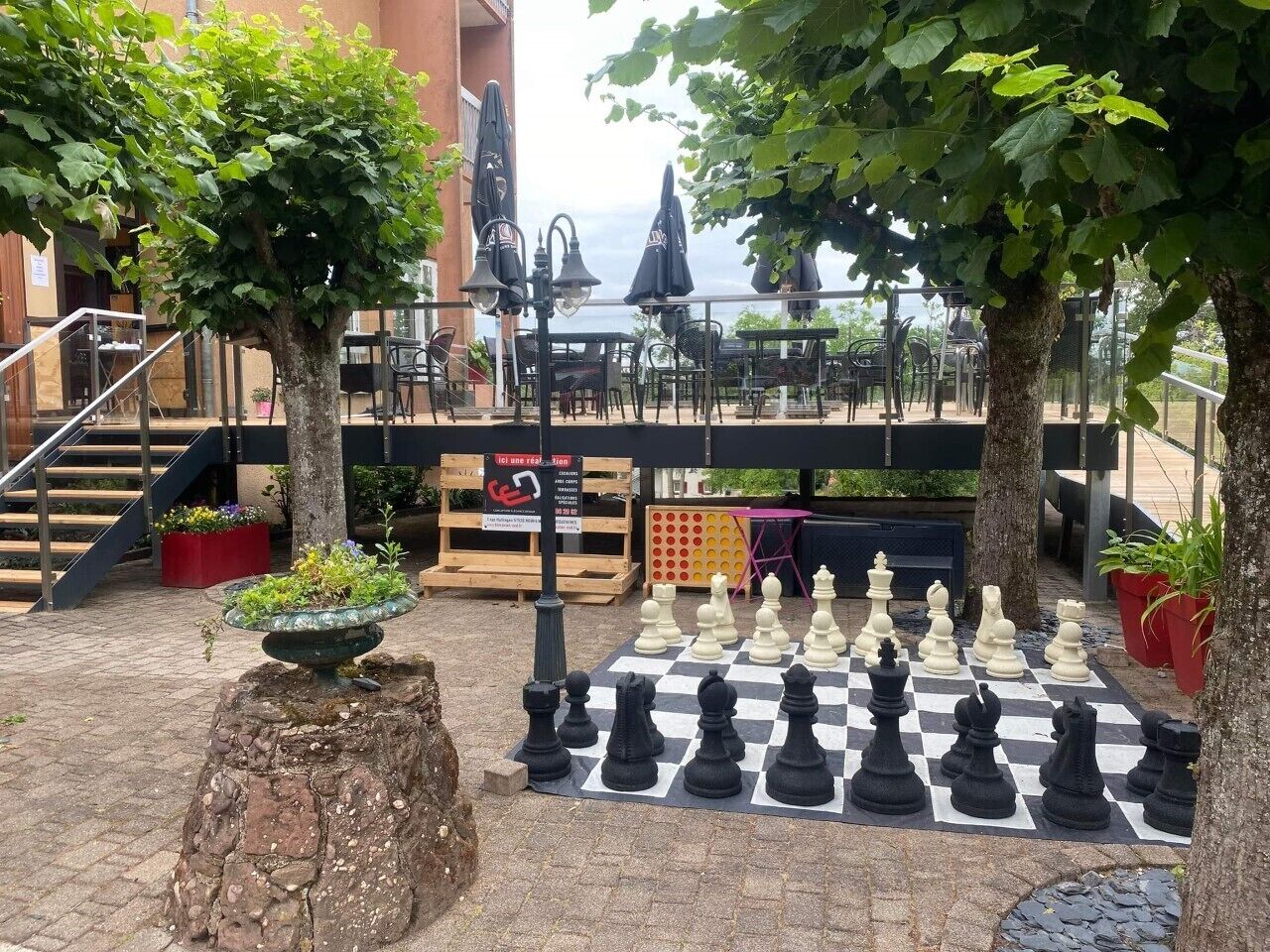 breakfast, lunch, dinner served; french cuisine