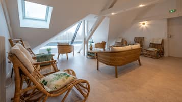 Couples treatment rooms, sauna, hot tub, steam room, Turkish bath