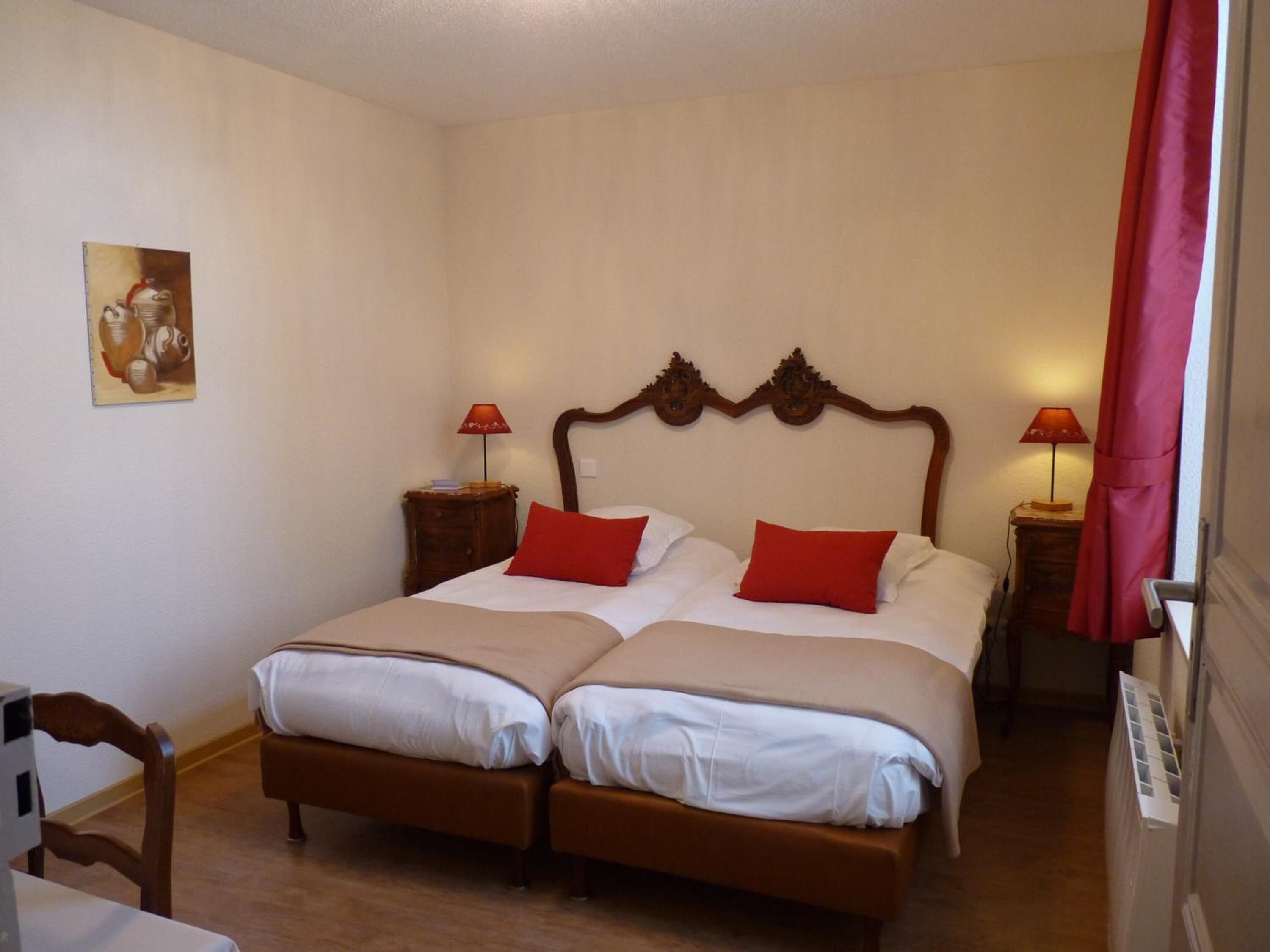 Egyptian cotton sheets, premium bedding, memory-foam beds, desk