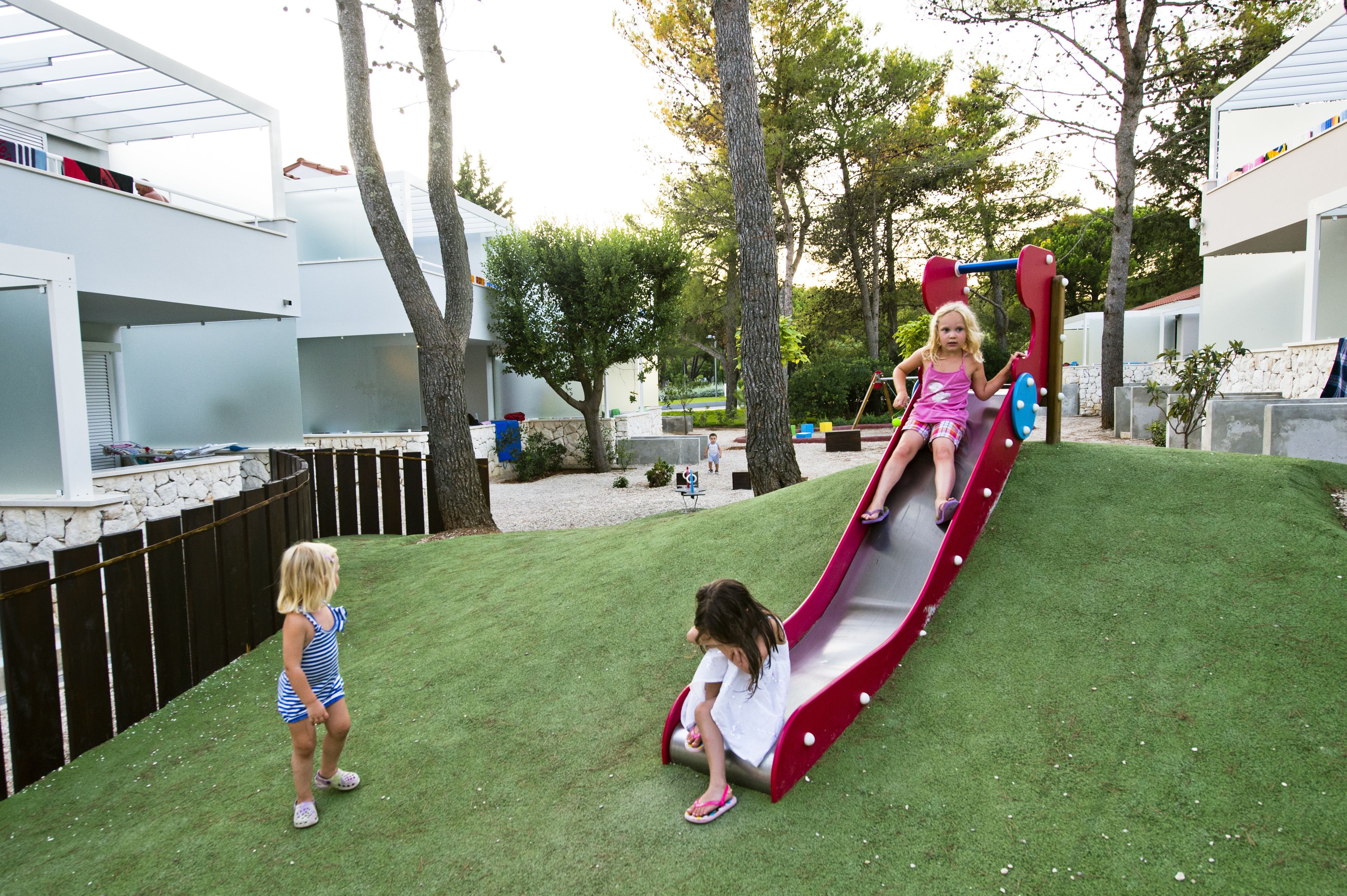children’s play area – outdoor