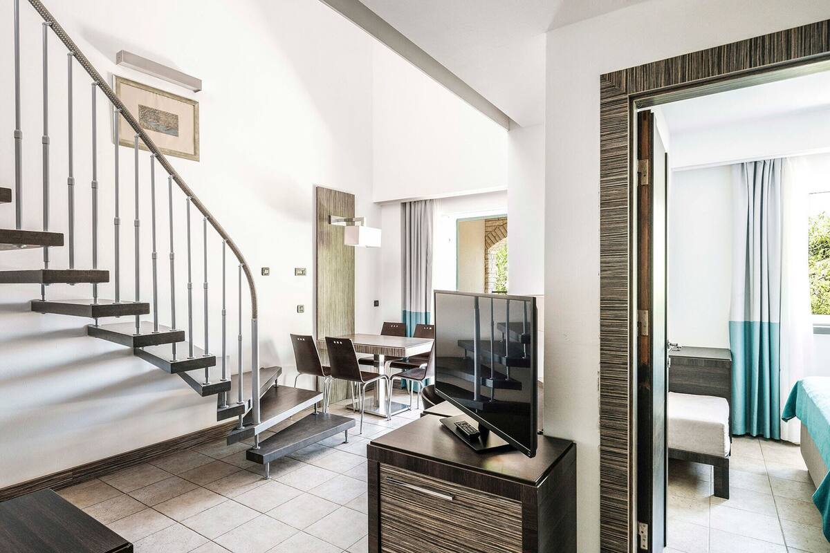 comfort two-bedroom apartment for 4+2 persons | living area | 80-cm flat-screen tv with satellite channels, tv, ipod dock