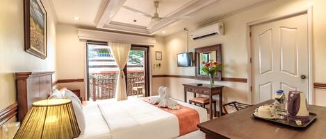 Superior McEnroe | Minibar, in-room safe, individually decorated, desk