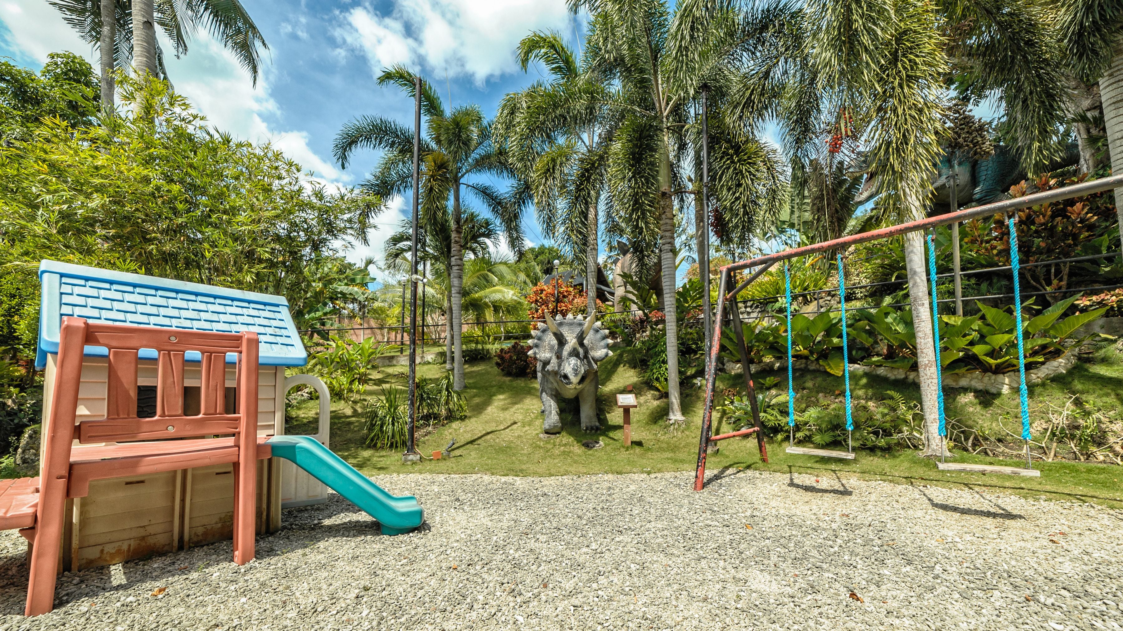 室外兒童遊樂區