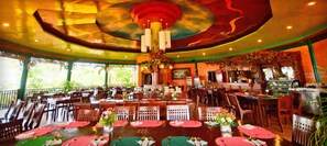 Breakfast, lunch, dinner served; ocean views