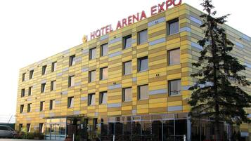 المنشأة من الخارج