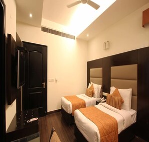 Minibar, caja fuerte, escritorio y wifi gratis