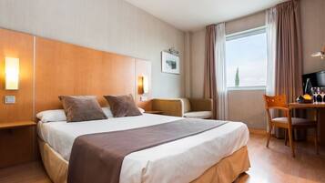 Minibar, in-room safe, desk, free WiFi