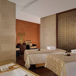 Couples treatment rooms, sauna, steam room, body treatments