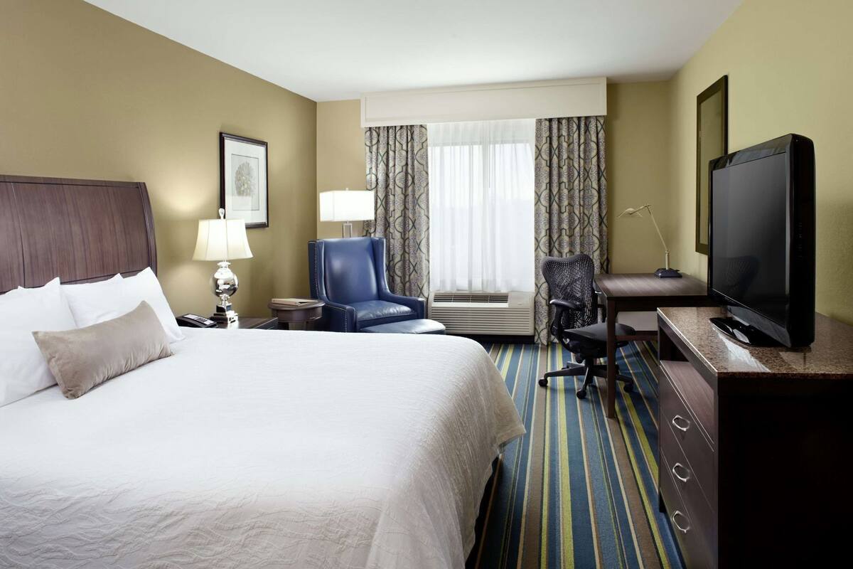 In-room safe, free cribs/infant beds, free WiFi, bed sheets