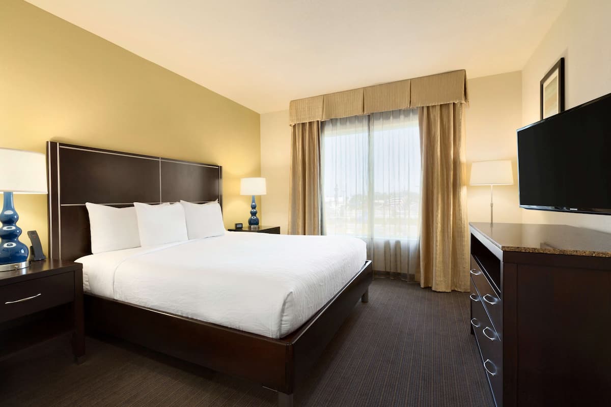 In-room safe, desk, laptop workspace, soundproofing