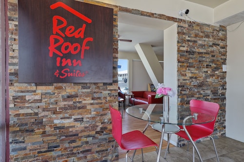 Red Roof Inn Needles