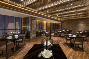 3 Restaurants; Frühstück, Mittagessen und Abendessen werden serviert