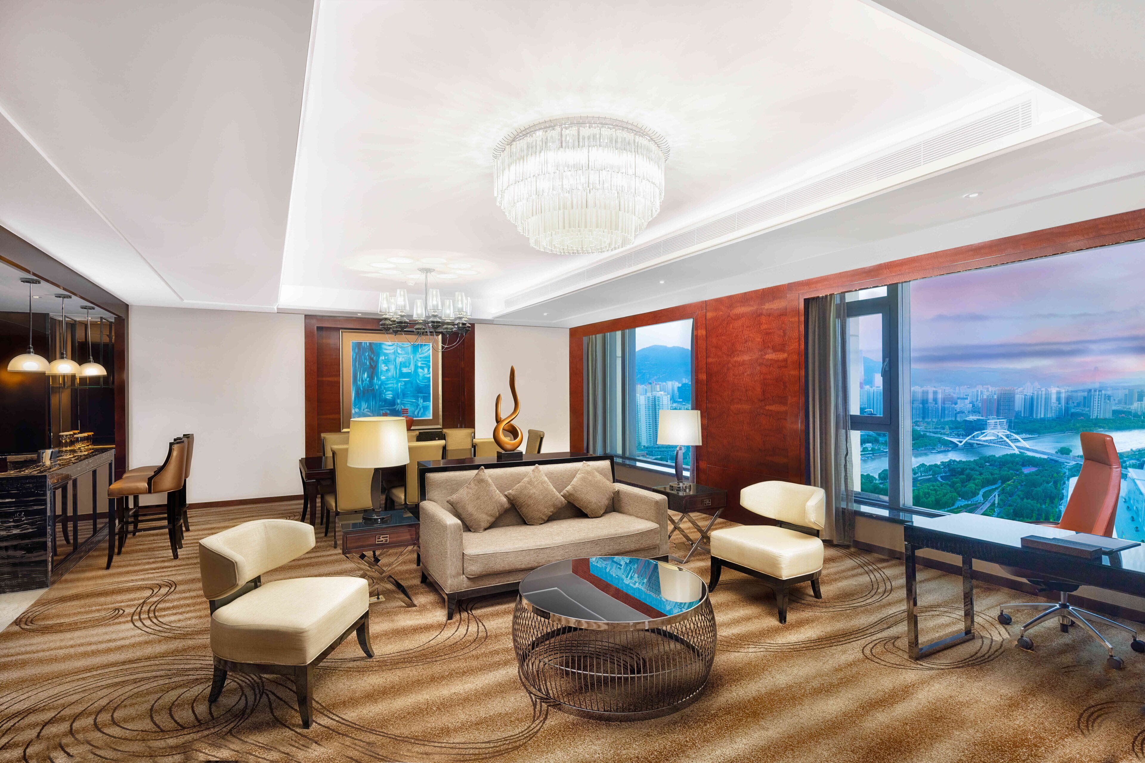 ห้องสวีท, 1 ห้องนอน (with Living and Dining Area) | มินิบาร์, โต๊ะทำงาน, พื้นที่ทำงานแบบใช้แล็ปท็อป, ผ้าม่านกันแสง