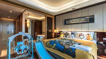 迷你吧、書桌、手提電腦工作空間、遮光窗簾/窗簾