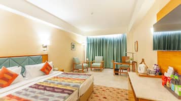 Habitació Club (Fortune Club Room) | Minibar, caixa forta a l'habitació i escriptori