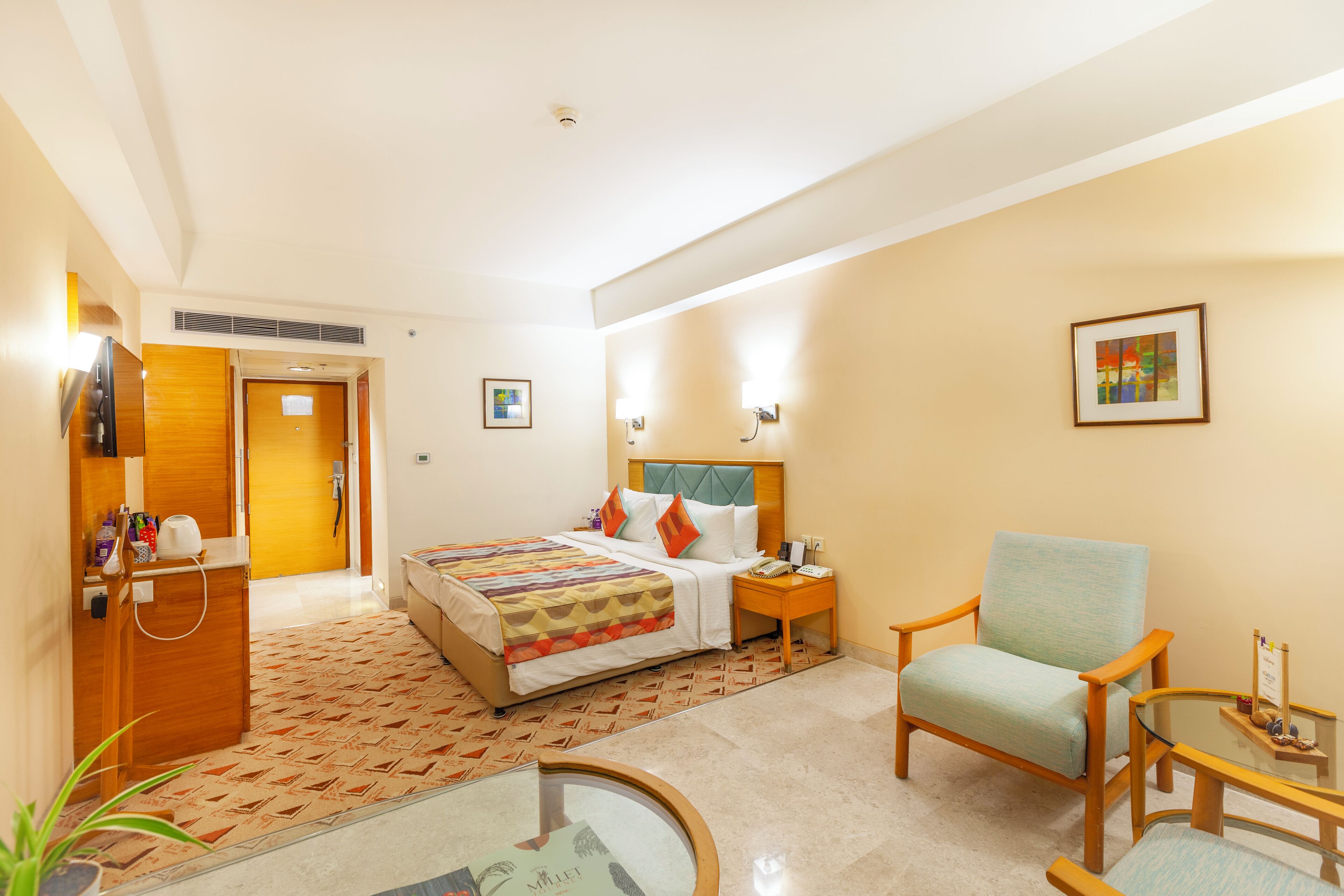 club room (fortune club room) | minibar, in-room safe, desk, soundproofing