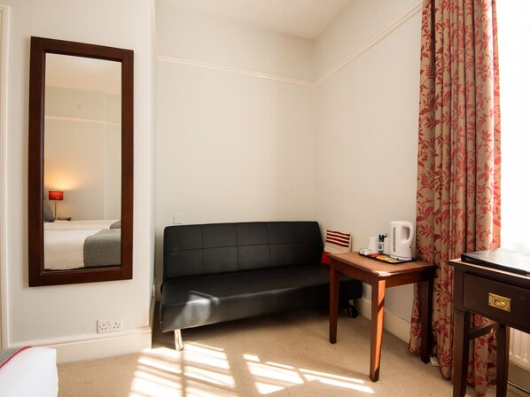 Premium bedding, Select Comfort beds, blackout curtains, free WiFi - The Regency, Clifton Bristol by Belvilla (Bristol)
