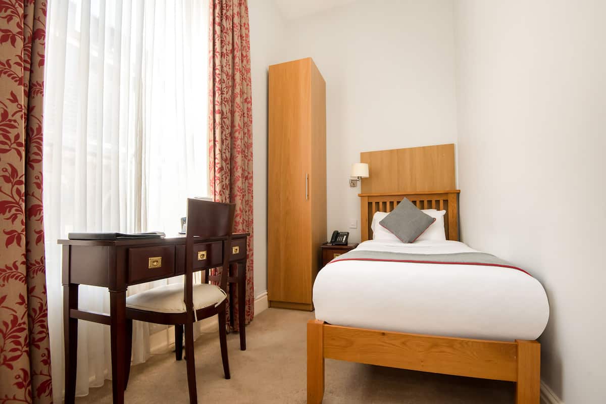 Premium bedding, Select Comfort beds, blackout drapes, WiFi (free)