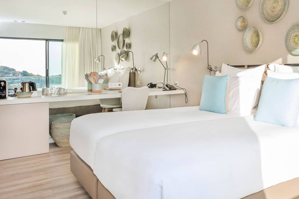 1 bedroom, minibar, in-room safe, desk