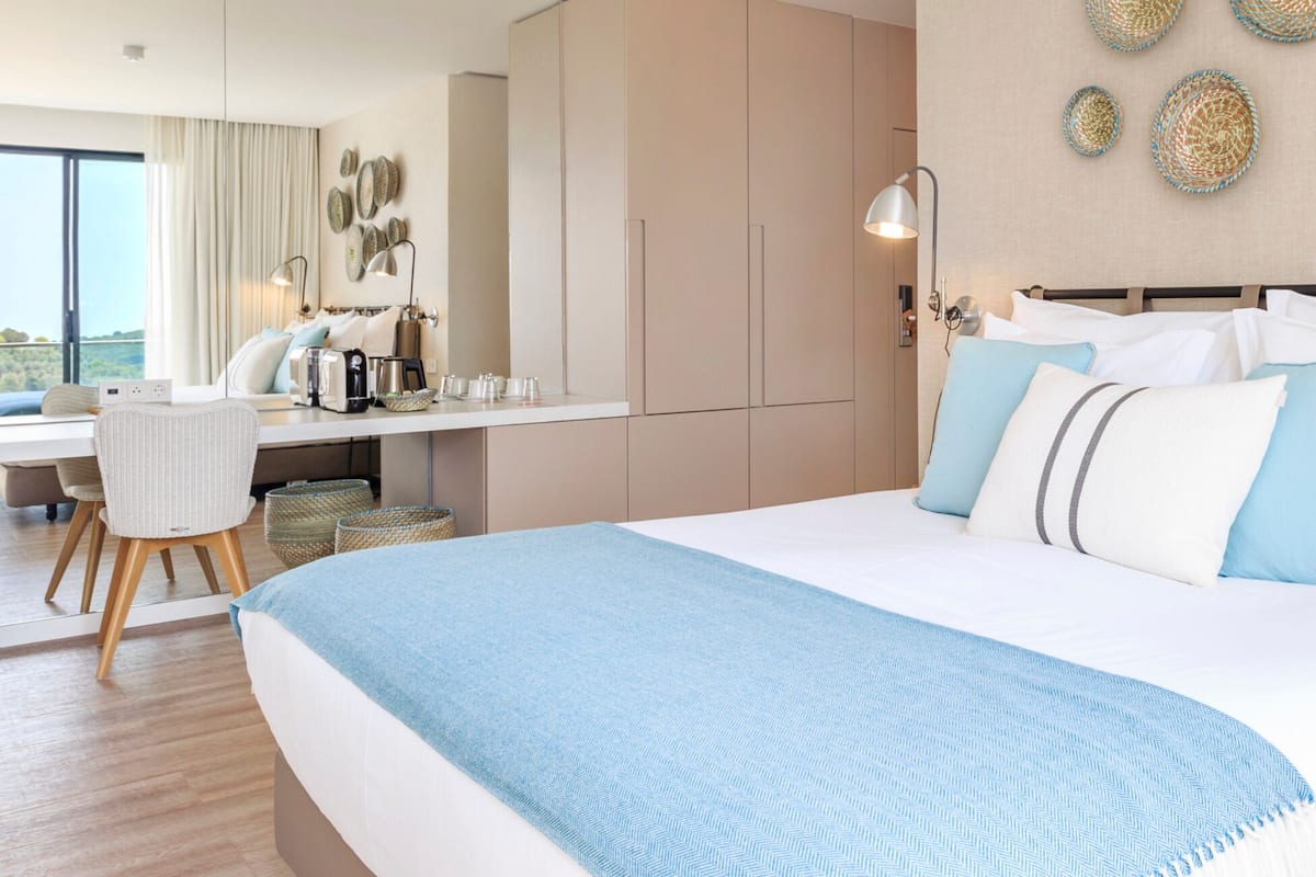 1 bedroom, minibar, in-room safe, desk