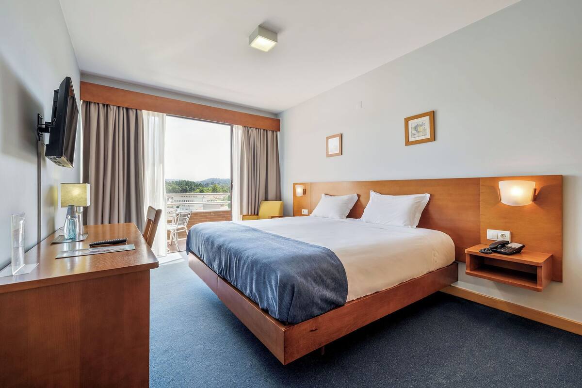 Superior Double Room | Minibar, desk, blackout drapes, cribs (free)