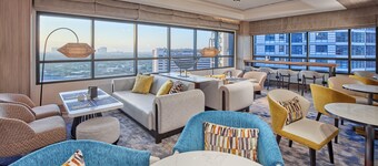 Holiday Inn & Suites Makati by IHG