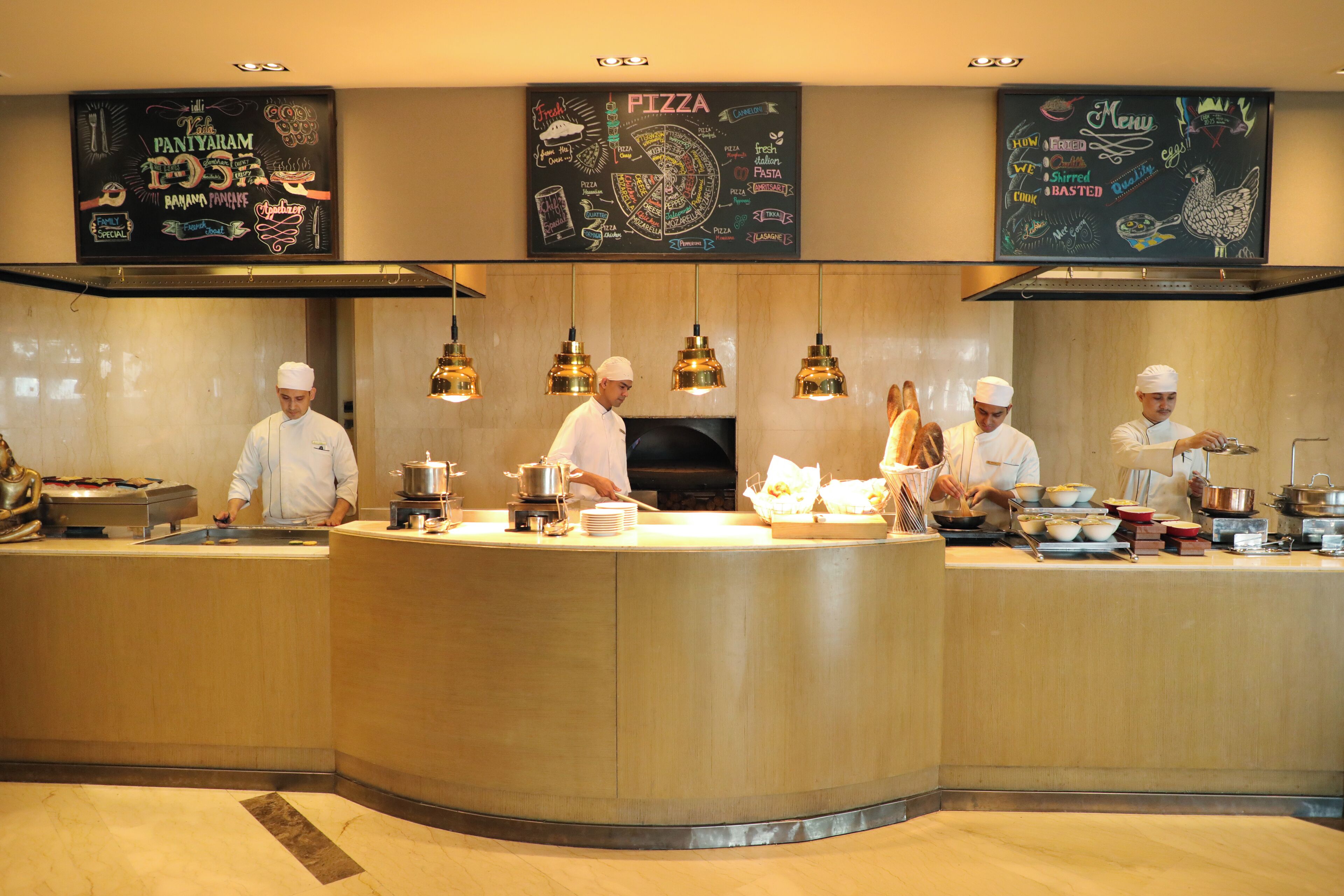 Desayuno buffet diario (INR 1300 por persona)