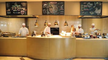 Café da manhã com buffet todos os dias (INR 1300 por pessoa)