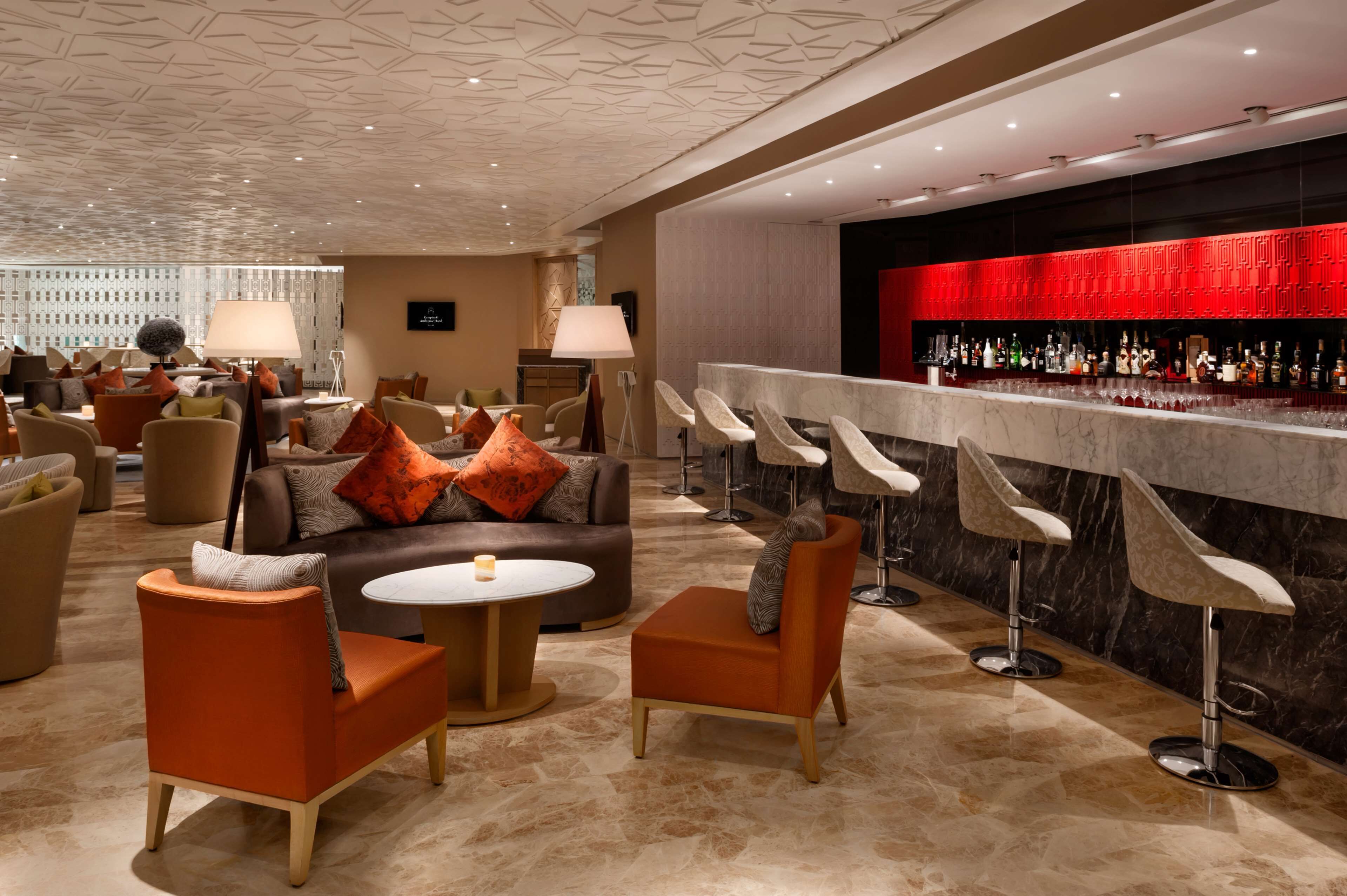 2 bars/lounges, poolside bar