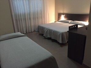 Chambre Triple (2 adults + 1 child)