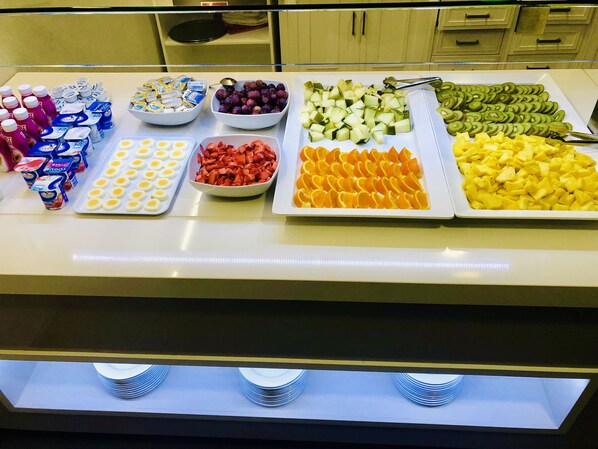 包每日自助早餐