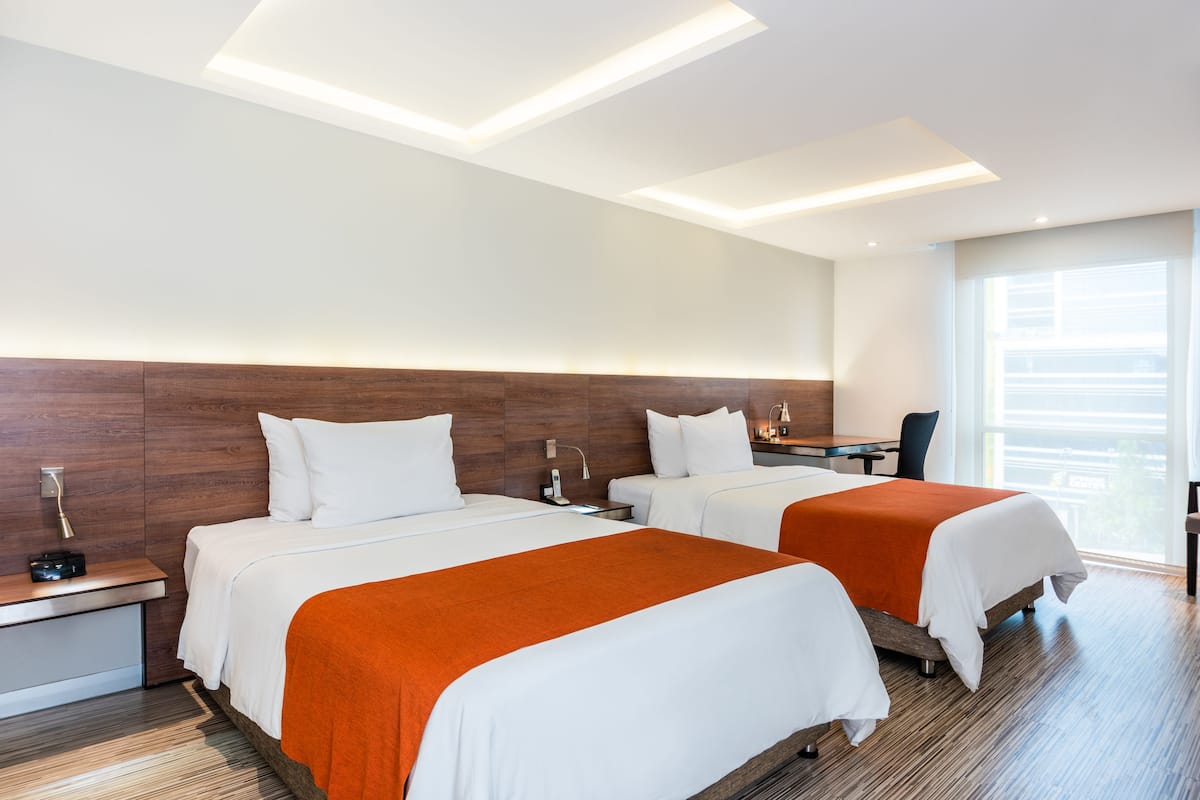 Executive Twin 2 camas | Egyptian cotton sheets, premium bedding, down duvets, pillow-top beds