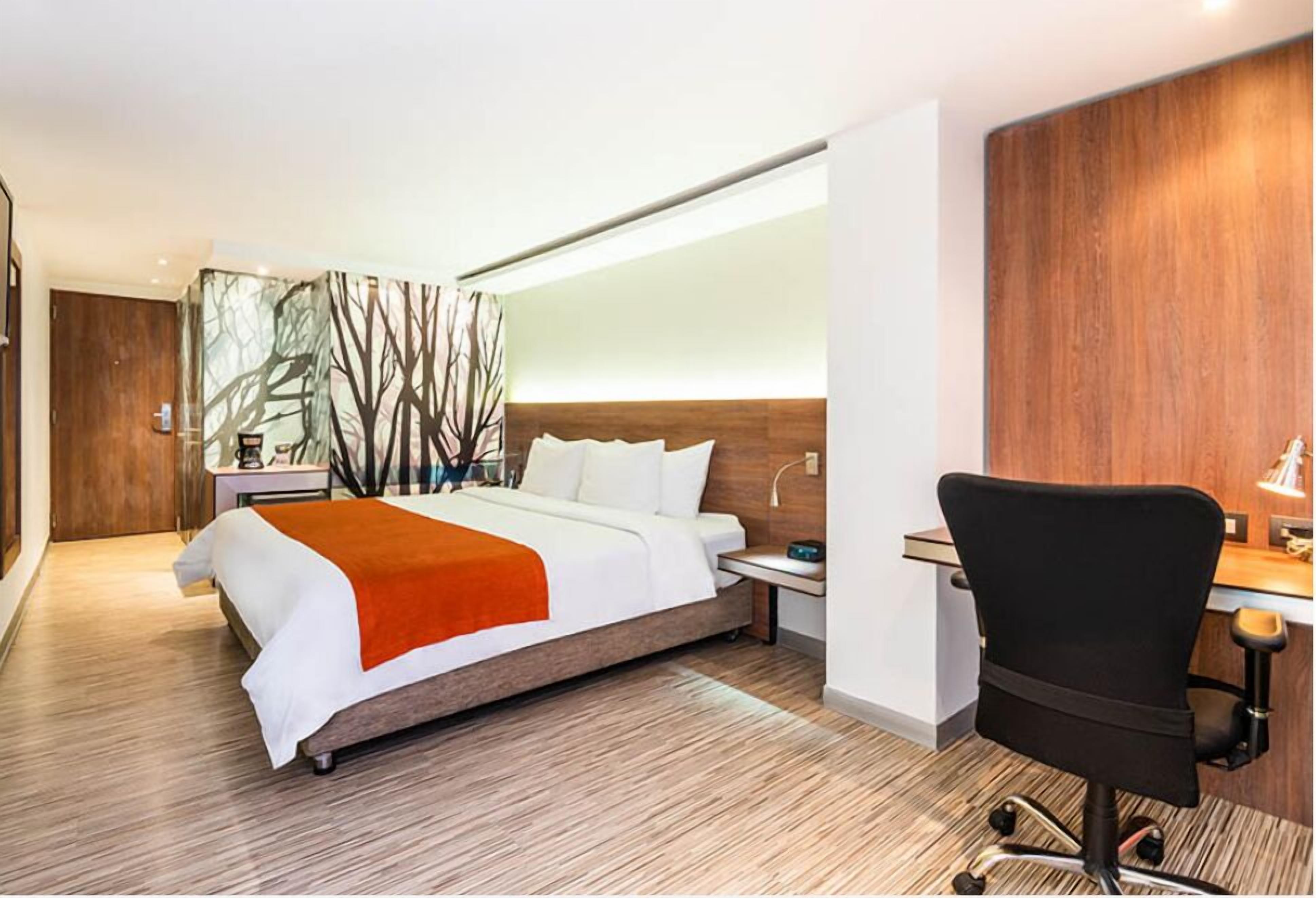 Televisión LED de 42 pulgadas con canales por satélite, una televisión