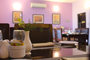 Se sirven desayunos, almuerzos, cenas y cocina internacional 