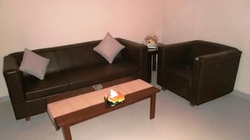 40-inch LED TV with satellite channels, TV