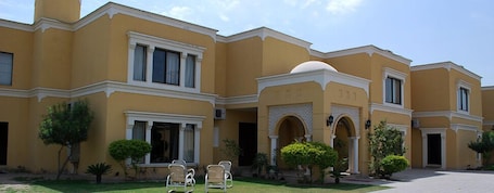 Exterior. Hotel One Bahawalpur