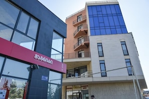 Front of property - Hotel Shine Palace (Tbilisi)